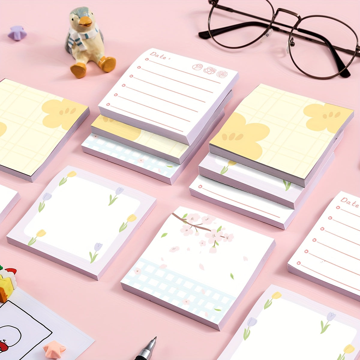 Cute 1pc\u002F4pcs 3x3 inch Self-Sticking Note Papers set, Adorable Cartoon Memo Pads with High-Adhesive, Reusable Tearable Post it Notes for Journal Planners Office School Home, Bulk Cute Stationery Gift